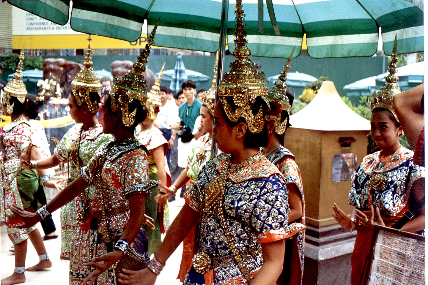 060.jpg, Erawan Temple
near Imperial Hotel