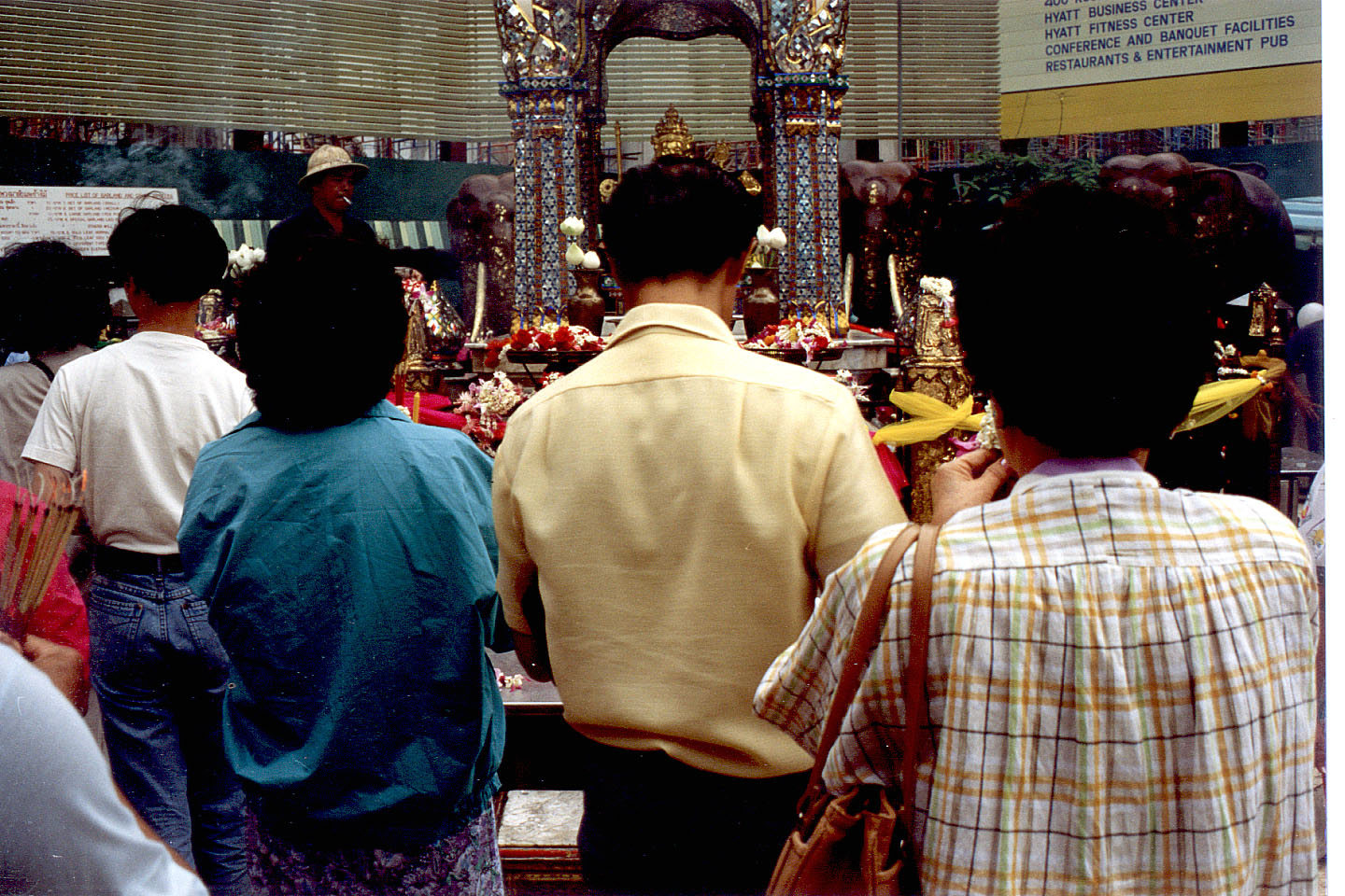 061.jpg, Erawan Temple
near Imperial Hotel