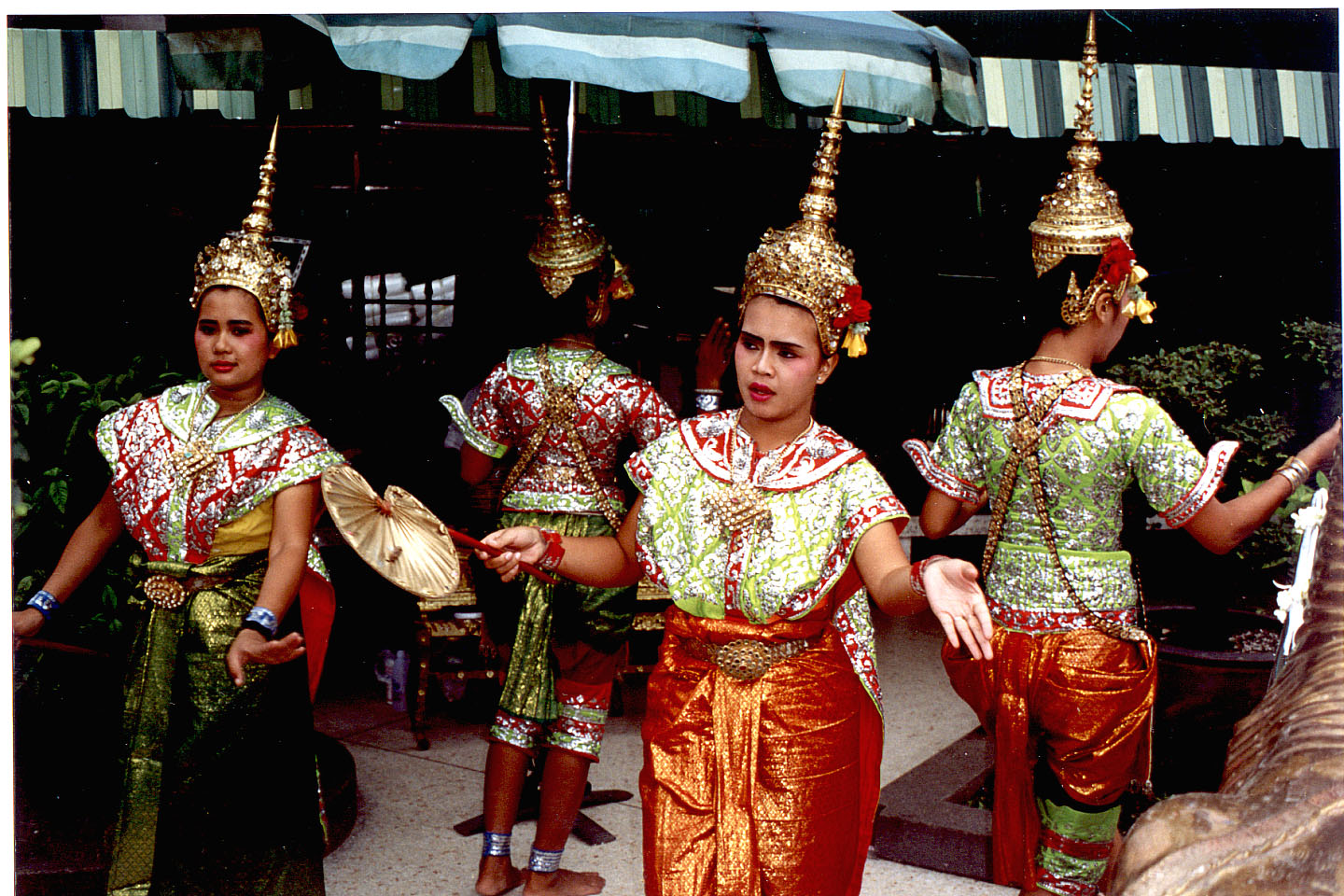 064.jpg, Erawan Temple
near Imperial Hotel