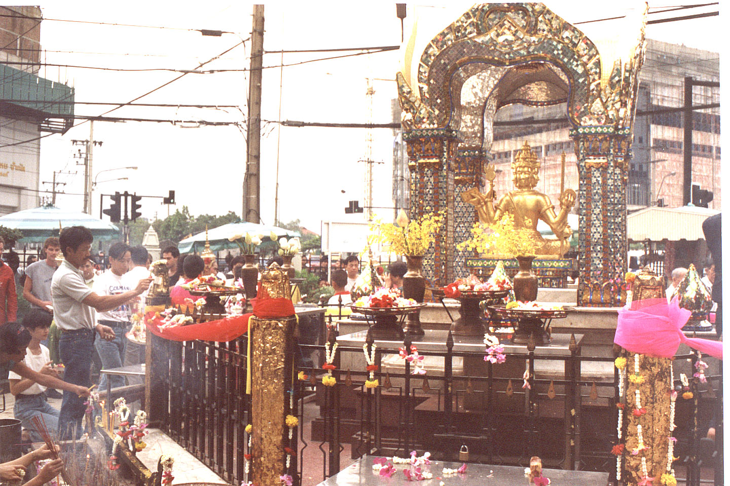 068.jpg, Erawan Temple
near Imperial Hotel