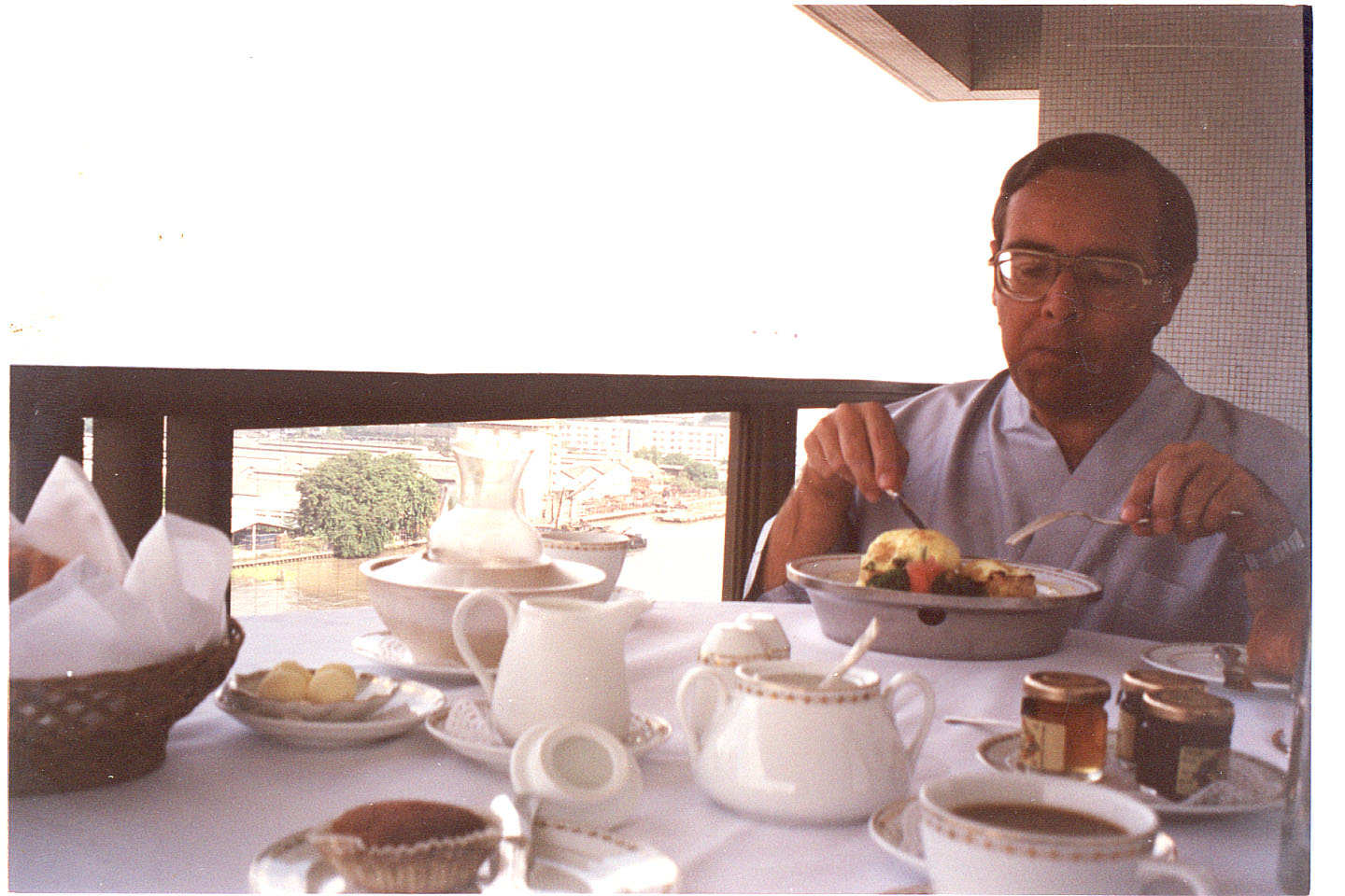 283.jpg, Breakfast at
Oriental Hotel