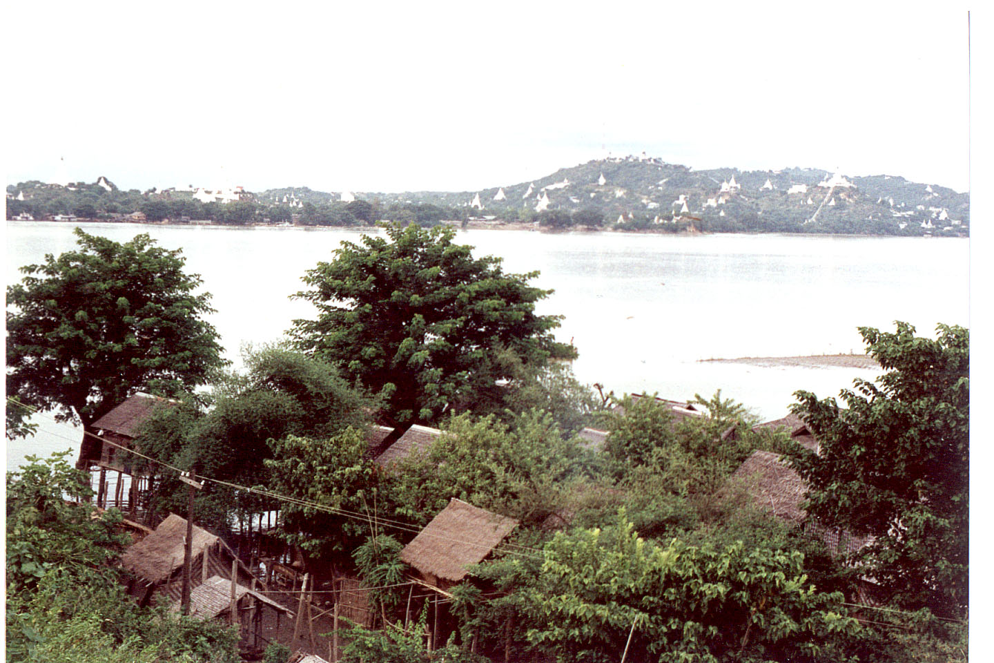 452.jpg, Sagaing, 
near Mandalay