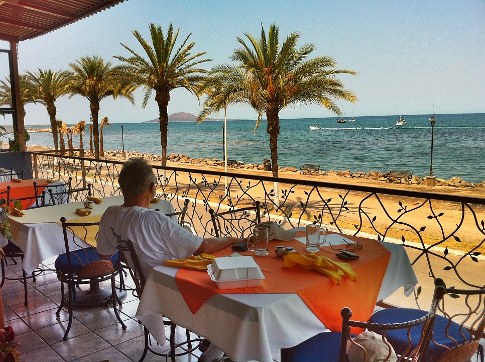 201205-260.jpg - Lunch in Loreto