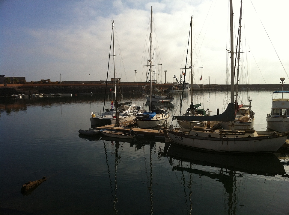 201205-340.jpg - Anchored beyond the docks