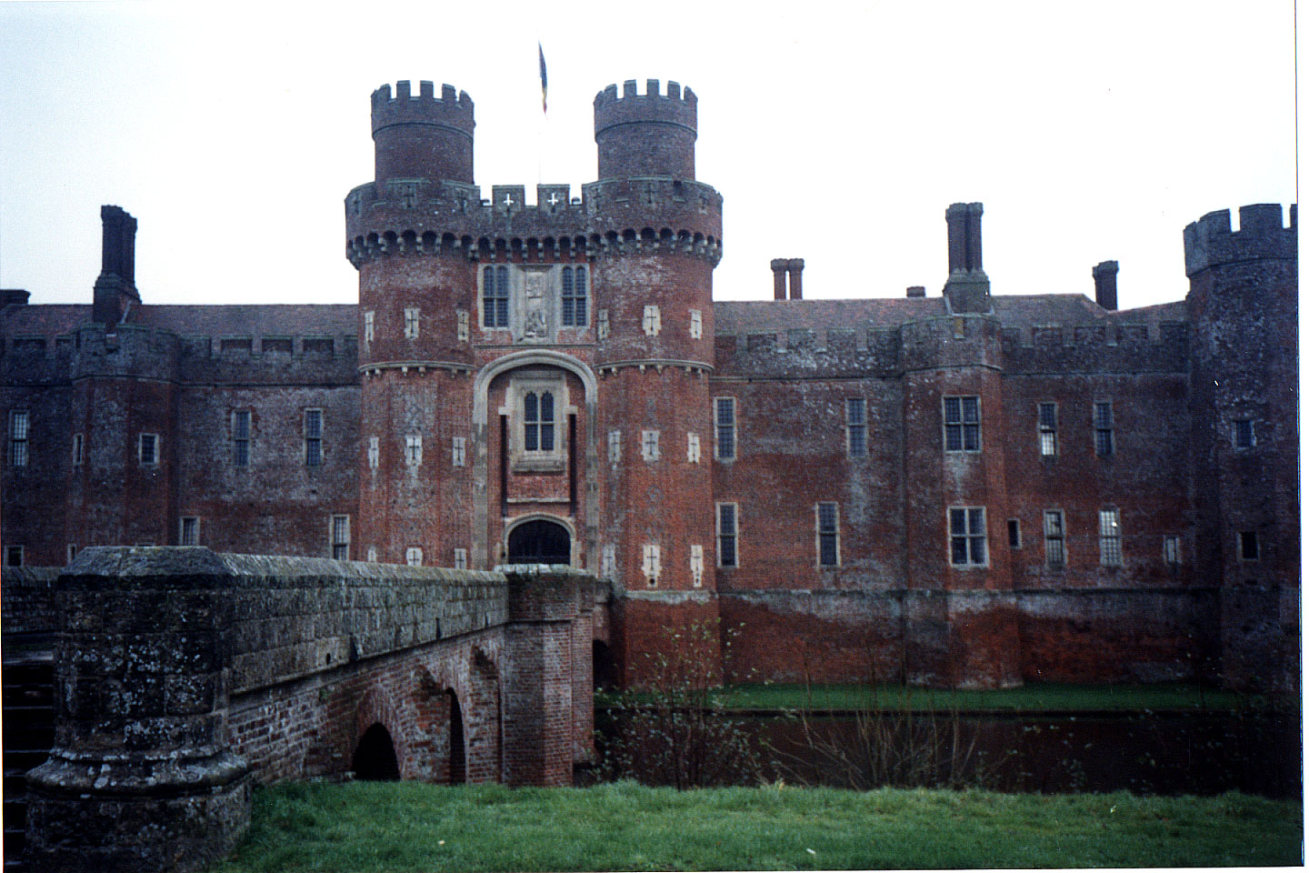 11-17.jpg, Herstmonceaux Castle