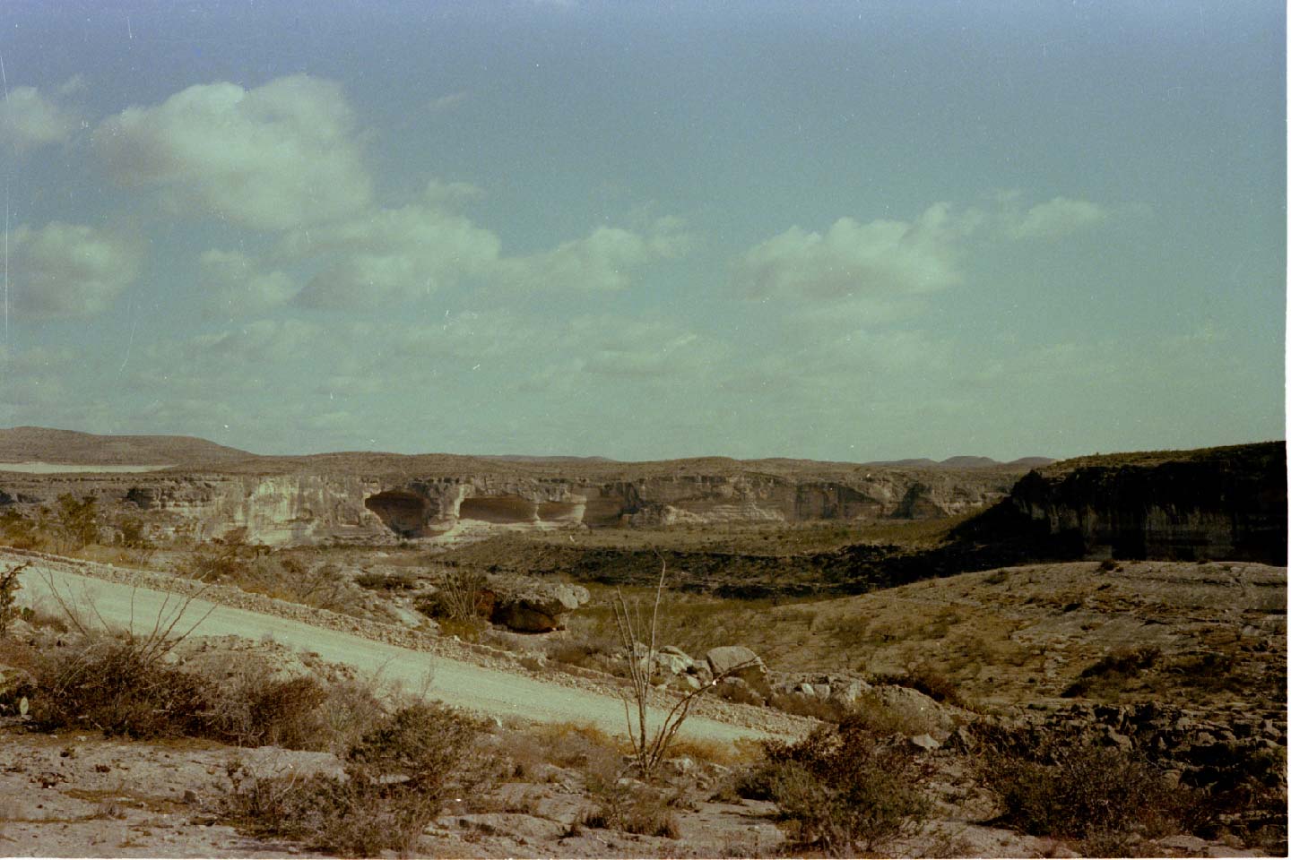 04-16.jpg, Langtry, Texas