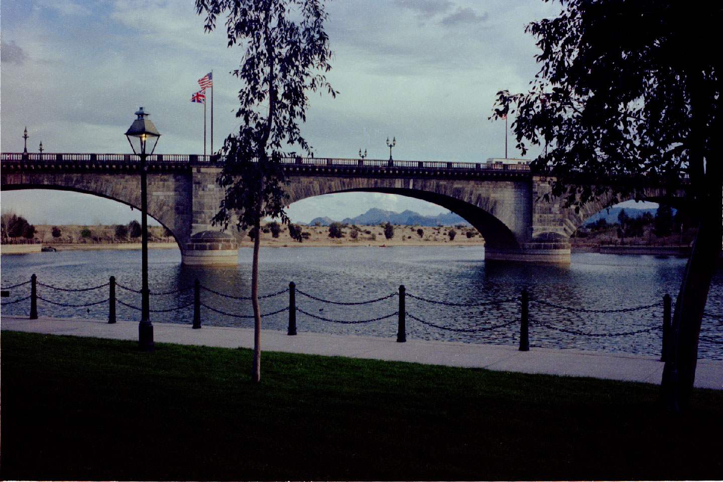 11-24.jpg, London Bridge
Lake Havasu, Arizona