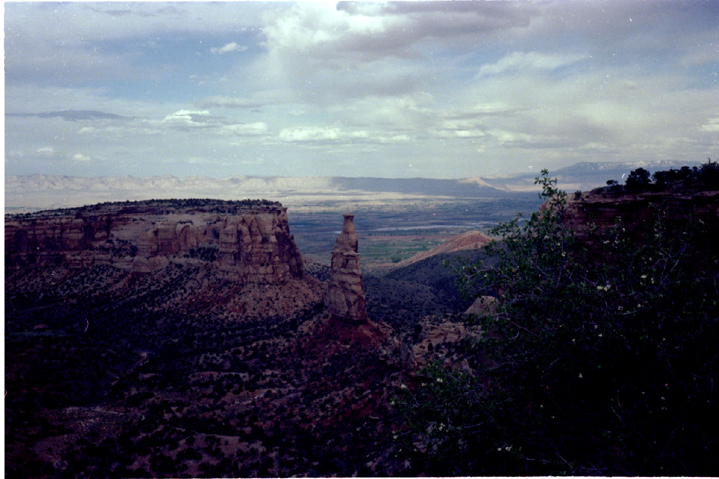 21-04.jpg, Colorado Nat Mon
Colorado