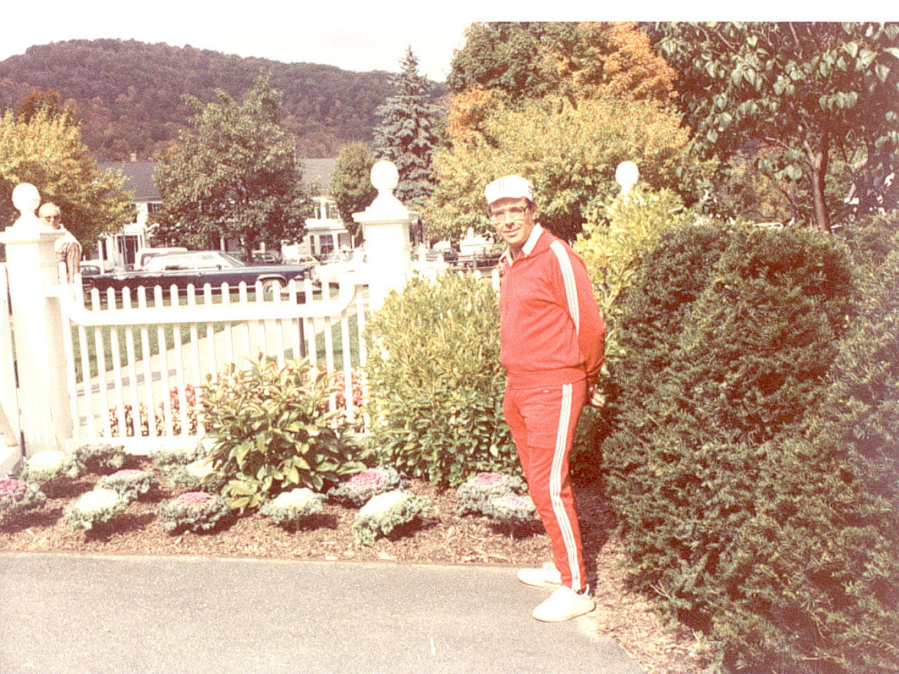 13.jpg, Outside the
Woodstock Inn