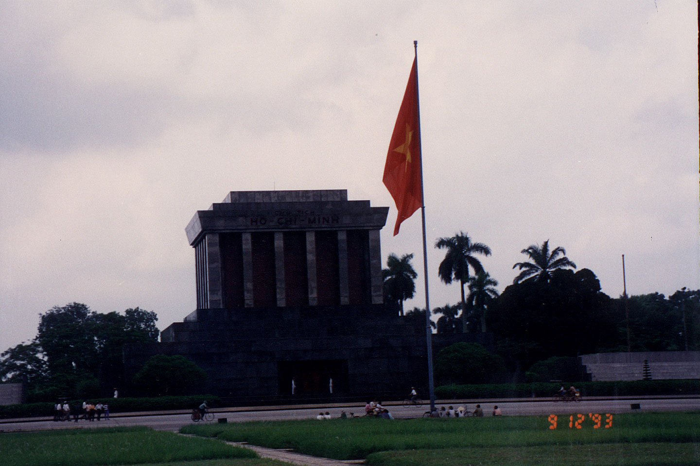 209.jpg, Ho Chi Minh's
Mausoleum